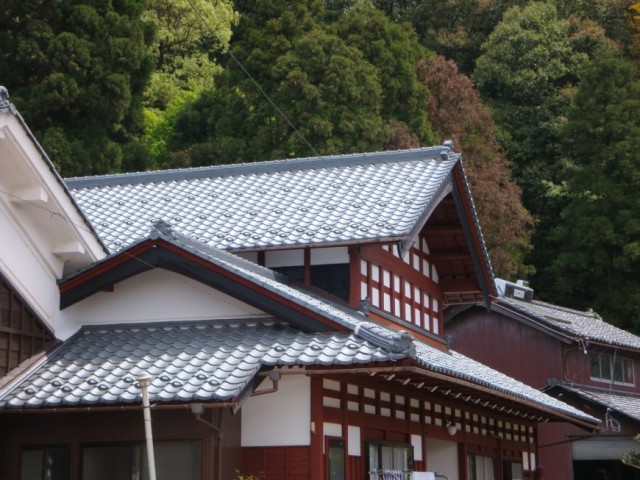 屋根と瓦の葺き替え工事なら福井県のムラタルーフにお任せください